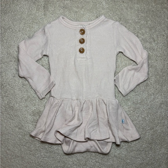 Posh Peanut Long sleeve waffle knit twirl bodysuit dress in size 6-12 months. - Picture 1 of 7